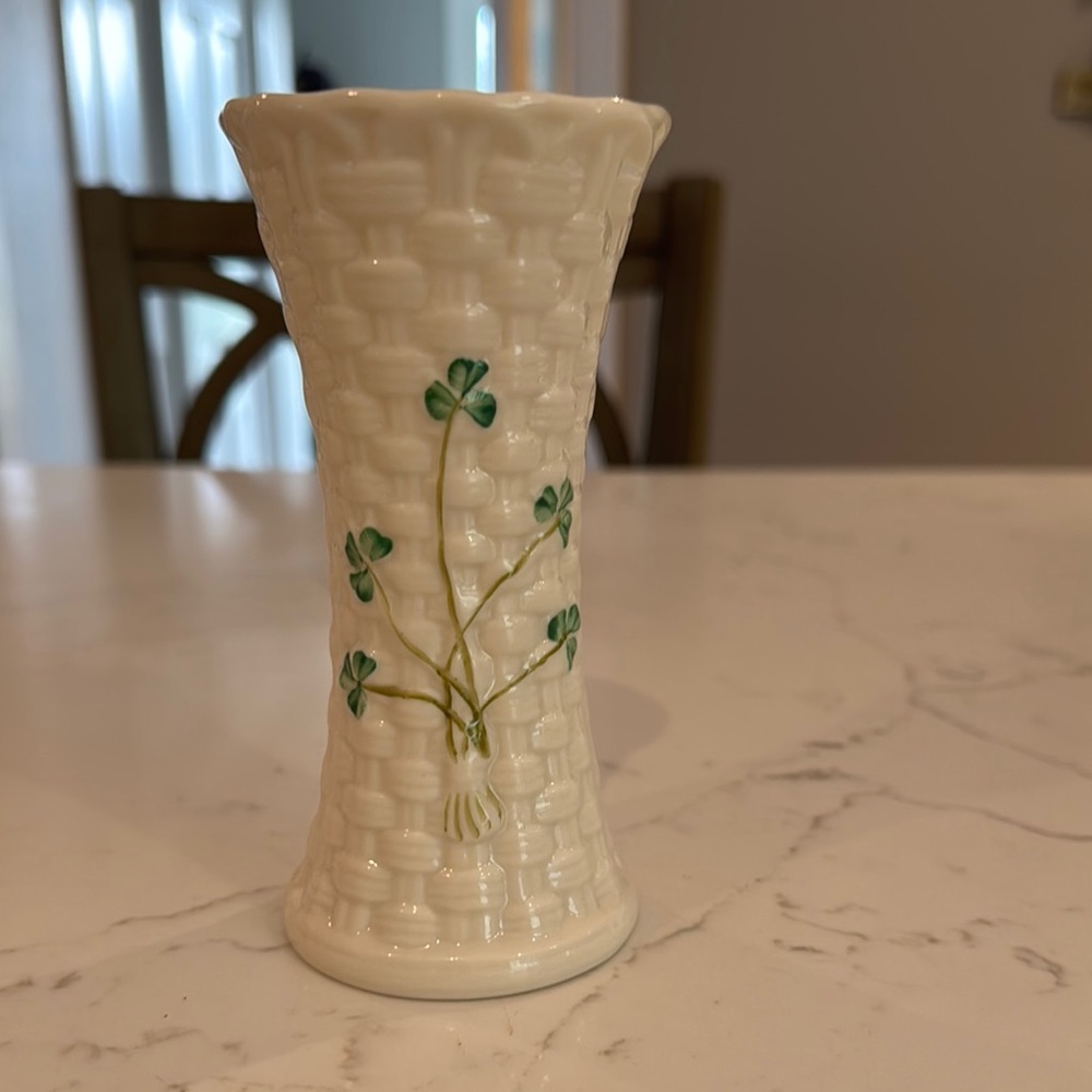 Belleek Vintage Cream and Green Shamrock Accent Colleen Vase
